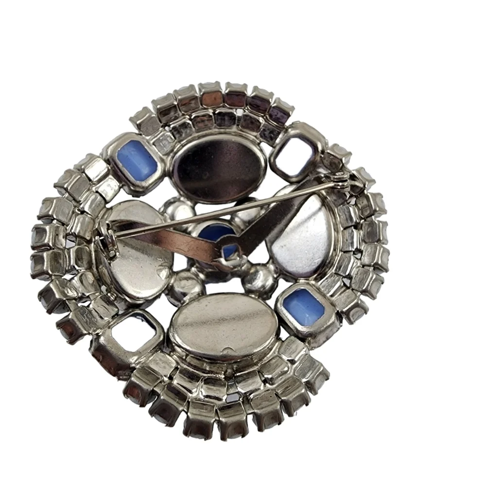 Vintage Brooch Pin Aurora Borealis Blue Rhinestones 1960s sixties A0245 -Q6